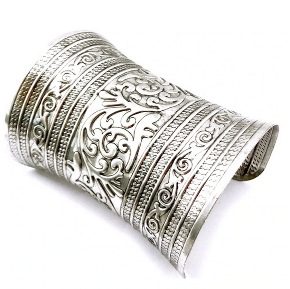 Silver Cuff Wide Bracelet Antique Style Chunky Boho Floral Engraved 💖